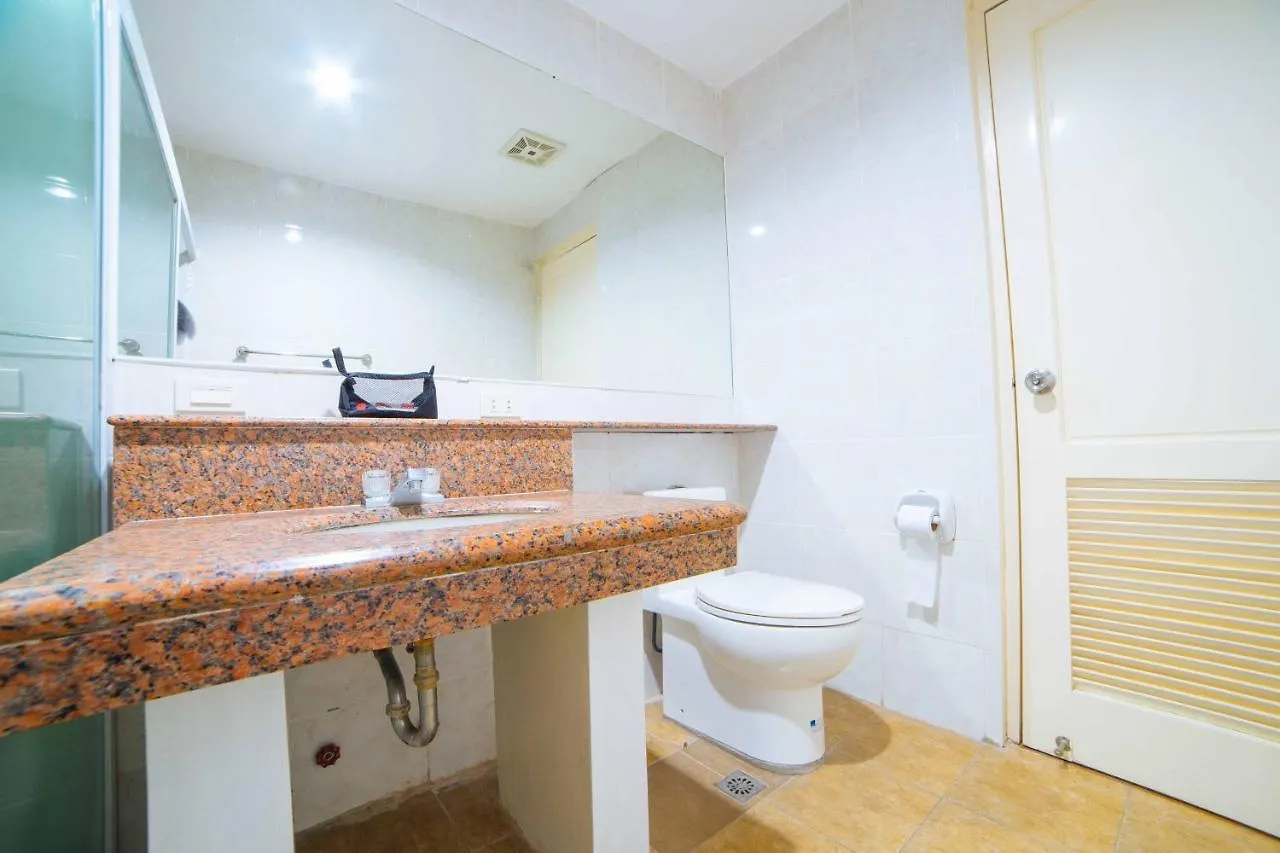 **** Hotel Reddoorz Premium @ Korea Town Angeles City Philippines